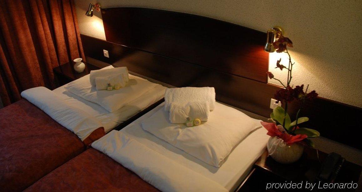 Go Cracow Resort 克拉科夫 客房 照片